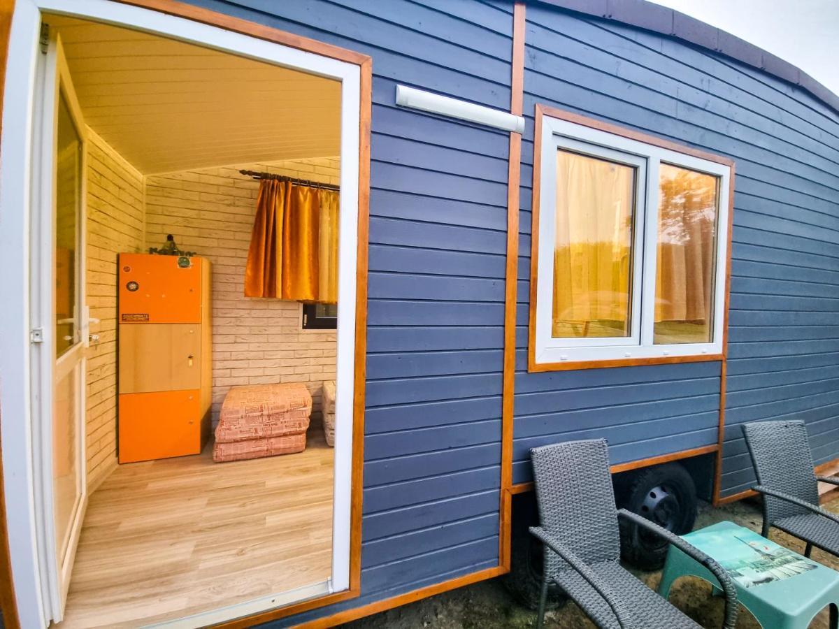 Tiny Houses In The Garden Campulung Moldovenesc Exterior photo
